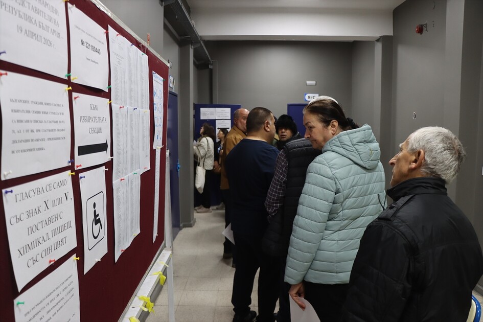 Trakya'da yaşayan çifte vatandaşlar, Bulgaristan'daki genel seçim için oy kullanmaya başladı