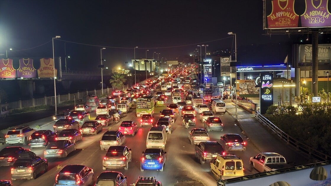 Ateşkes sonrası evlerine dönen Lübnanlılardan bir kısmı güvenlik endişesiyle tekrar göç ediyor