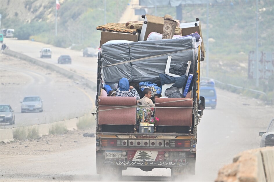 إعادة فتح جسرين رئيسيين قصفهما الجيش الإسرائيلي جنوبي لبنان