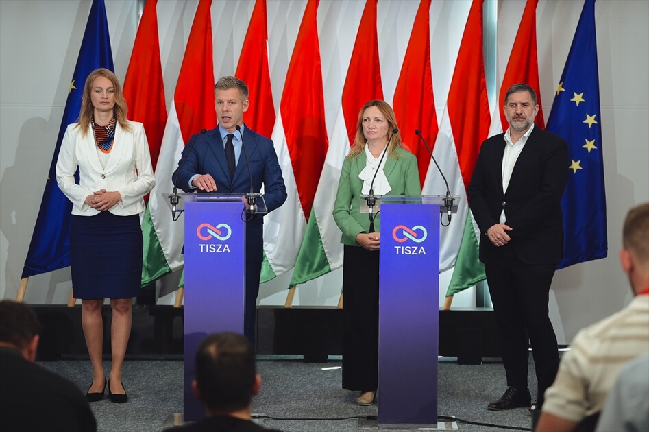 Hungarian TISZA party holds its very first parliamentary group meeting