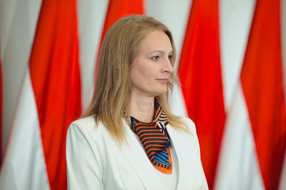 Hungarian TISZA party holds its very first parliamentary group meeting