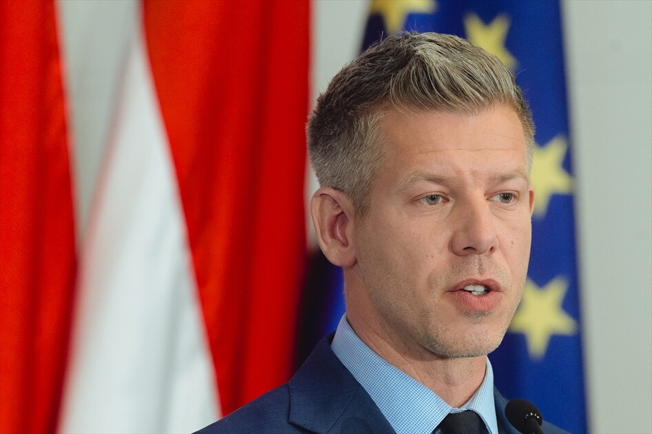 Hungarian TISZA party holds its very first parliamentary group meeting