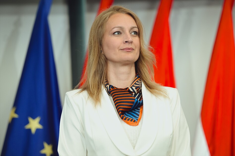 Hungarian TISZA party holds its very first parliamentary group meeting