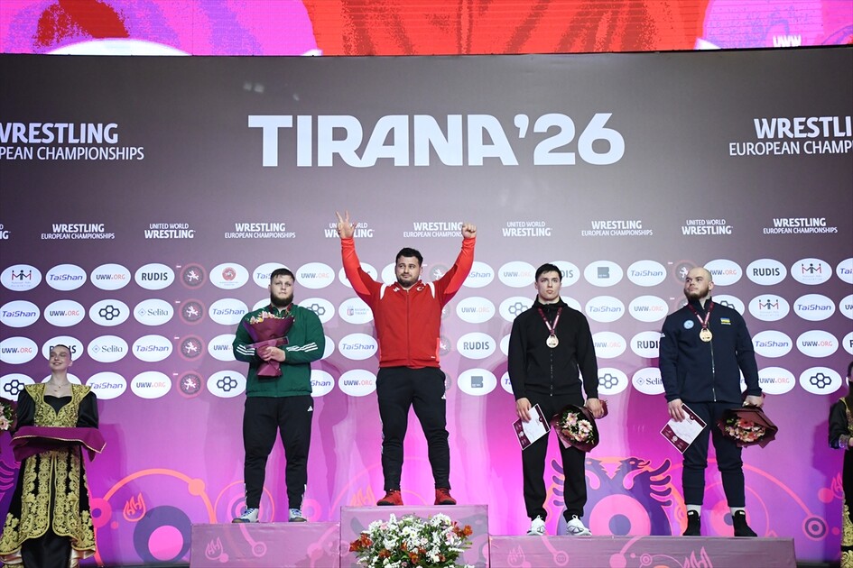 Rıza Kayaalp'ten Arnavutluk'ta tarihi şampiyonluk