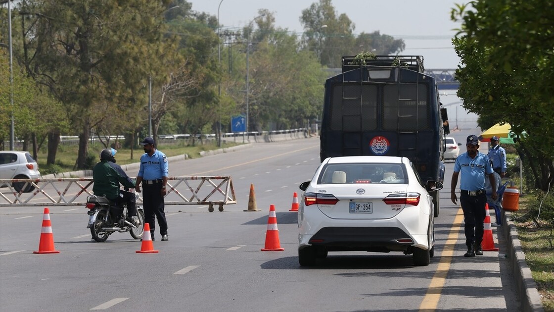 İslamabad'da ABD ile İran arasında yapılması beklenen müzakereler öncesi güvenlik önlemleri alındı