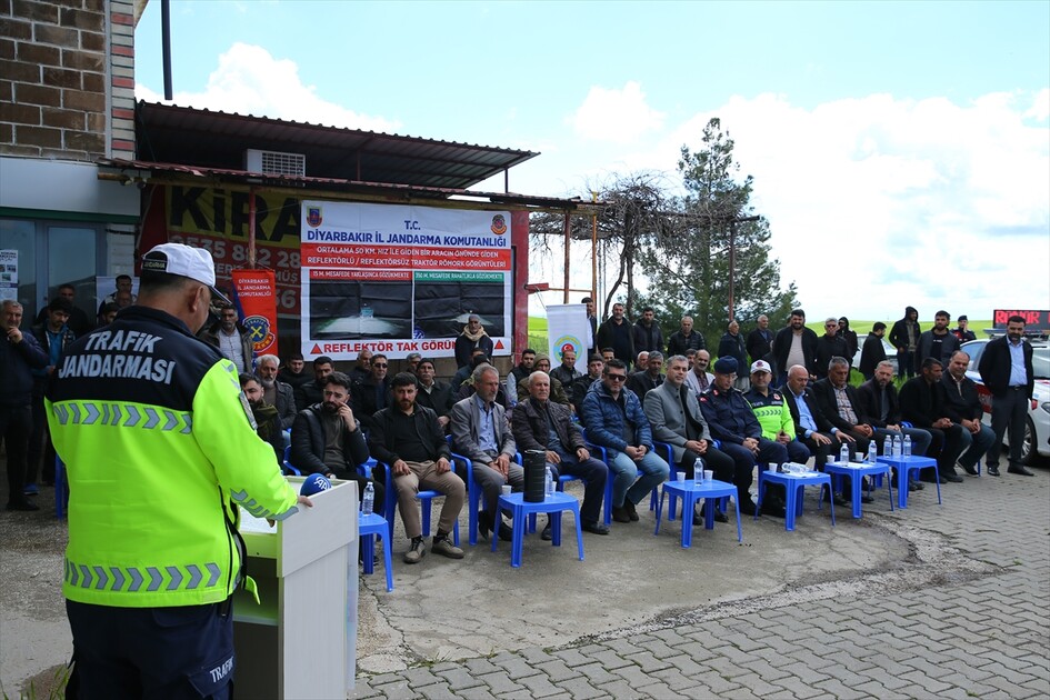 Jandarmanın girişimiyle traktörler için fenni muayene hizmeti çiftçinin ayağına gitti