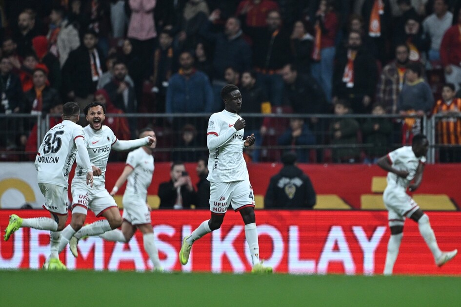 Galatasaray - Natura Dünyası Gençlerbirliği
