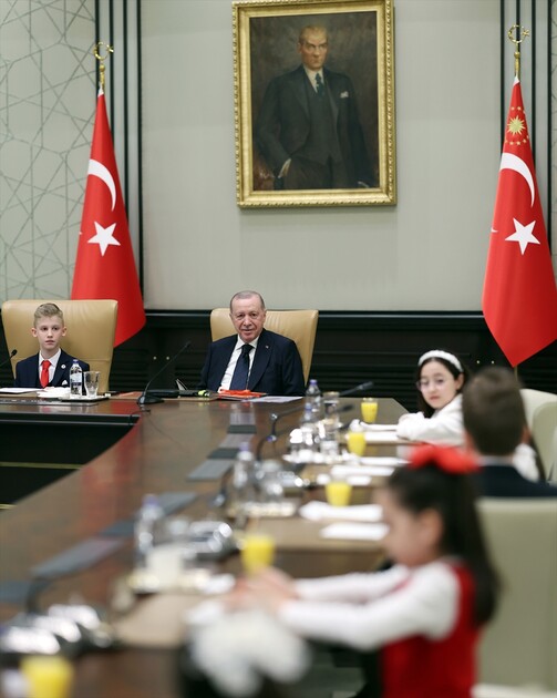 Cumhurbaşkanı Erdoğan, Milli Eğitim Bakanı Tekin ve beraberindeki çocukları kabul etti