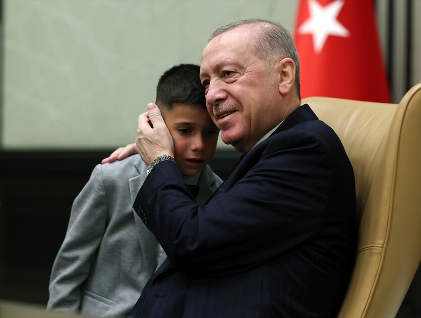 Cumhurbaşkanı Erdoğan, Milli Eğitim Bakanı Tekin ve beraberindeki çocukları kabul etti