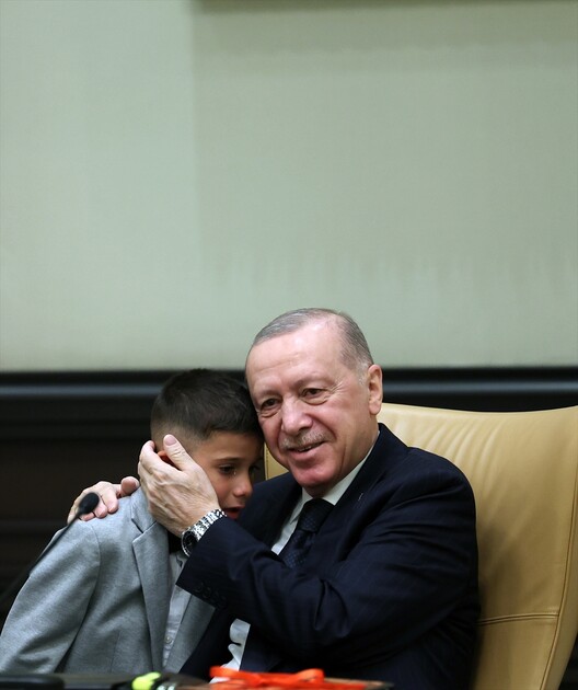 Cumhurbaşkanı Erdoğan, Milli Eğitim Bakanı Tekin ve beraberindeki çocukları kabul etti