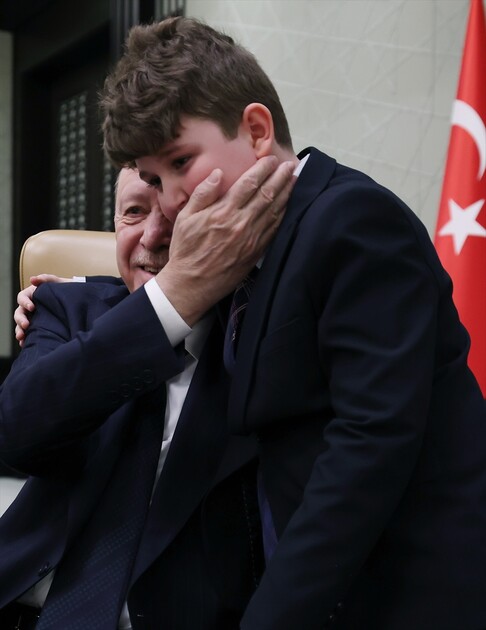 Cumhurbaşkanı Erdoğan, Milli Eğitim Bakanı Tekin ve beraberindeki çocukları kabul etti