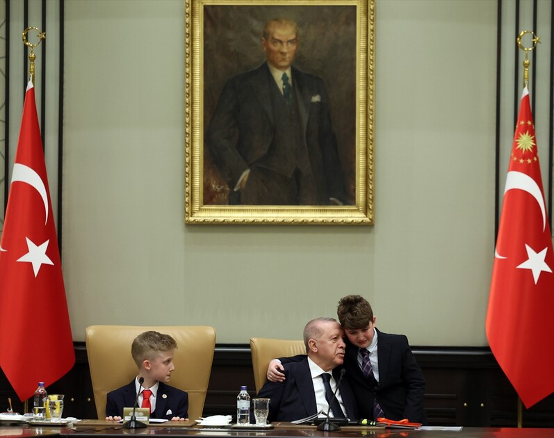 Cumhurbaşkanı Erdoğan, Milli Eğitim Bakanı Tekin ve beraberindeki çocukları kabul etti