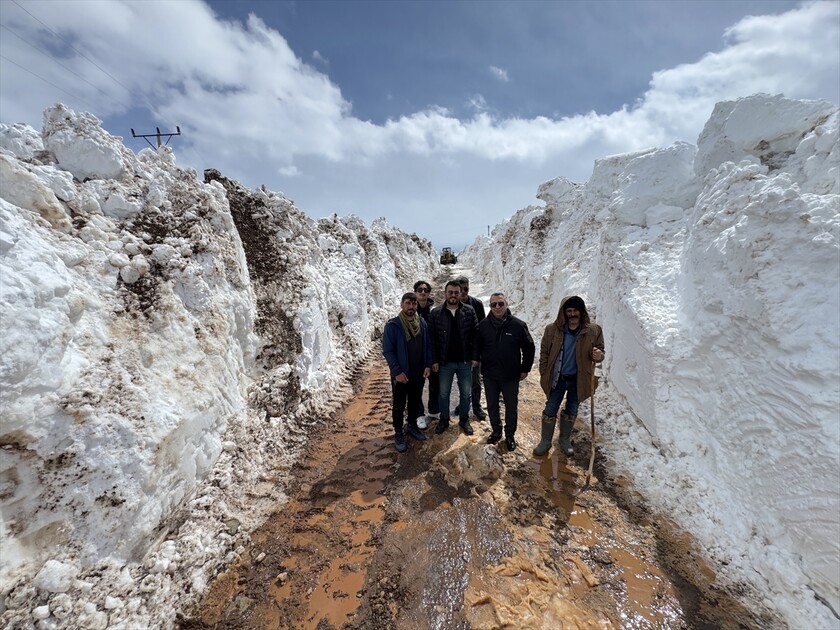Bingöl'ün kuzeyinde kış, güneyinde bahar yaşanıyor