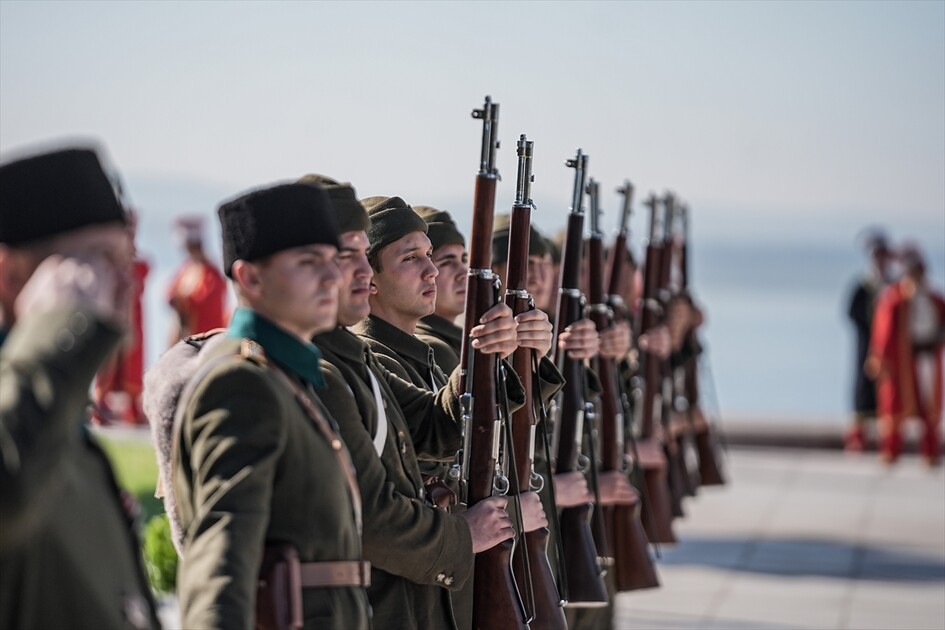 Şehitler Abidesi'nde Çanakkale Kara Savaşları'nın 111. yılı töreni düzenlendi
