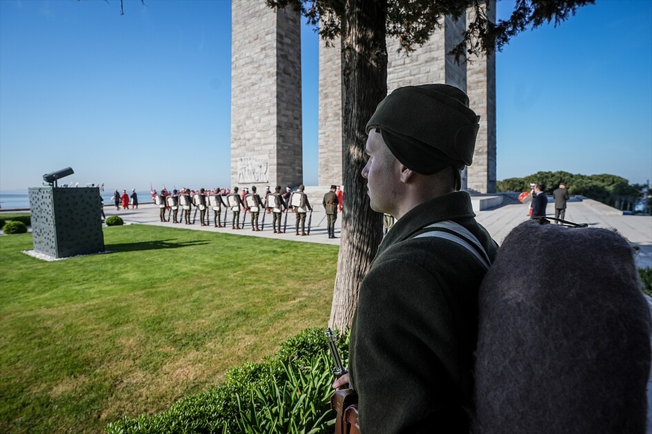 Şehitler Abidesi'nde Çanakkale Kara Savaşları'nın 111. yılı töreni düzenlendi