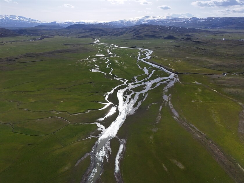 Bingöl'ün kuzeyinde kış, güneyinde bahar yaşanıyor
