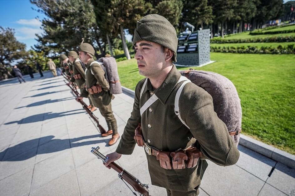 Şehitler Abidesi'nde Çanakkale Kara Savaşları'nın 111. yılı töreni düzenlendi