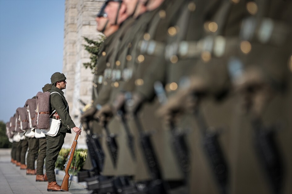 Şehitler Abidesi'nde Çanakkale Kara Savaşları'nın 111. yılı töreni düzenlendi