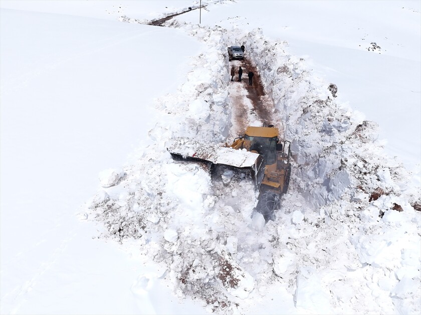 Bingöl'ün kuzeyinde kış, güneyinde bahar yaşanıyor