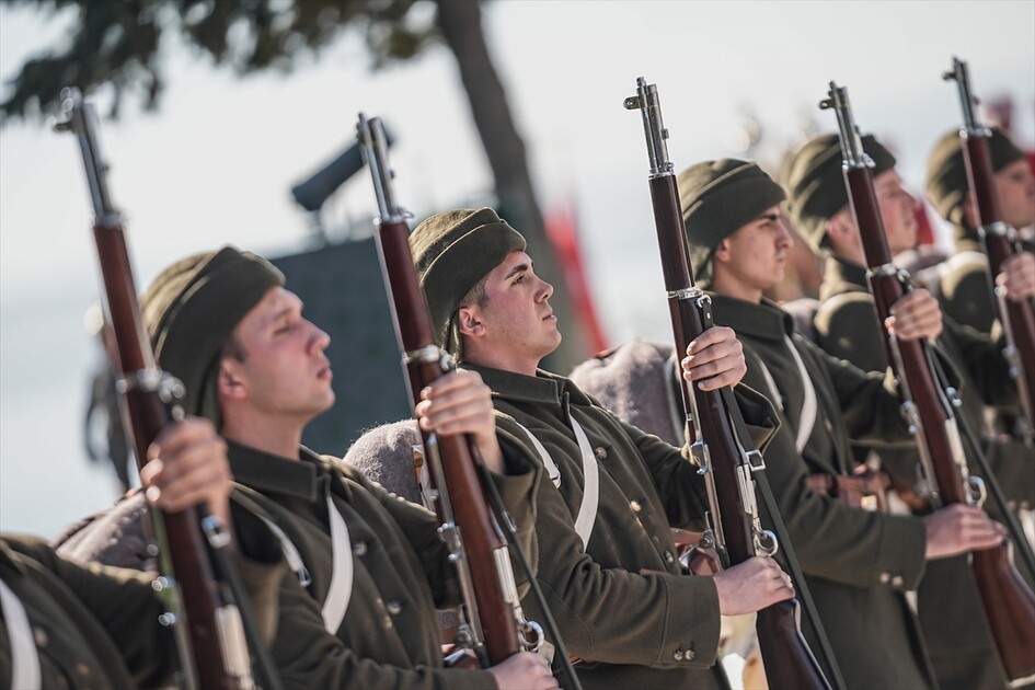 Şehitler Abidesi'nde Çanakkale Kara Savaşları'nın 111. yılı töreni düzenlendi
