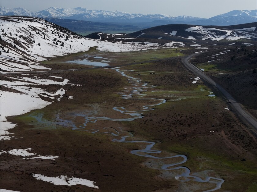 Bingöl'ün kuzeyinde kış, güneyinde bahar yaşanıyor