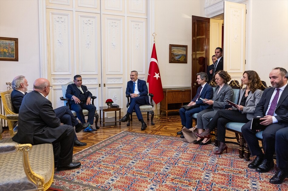 فيدان يلتقي أعضاء من مجلسي البرلمان البريطاني