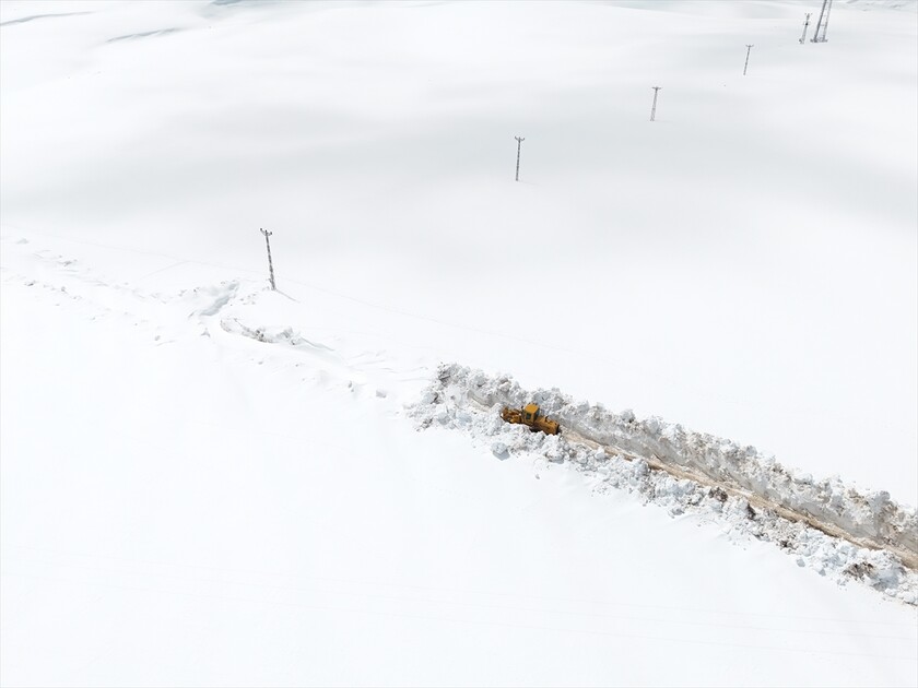 Bingöl'ün kuzeyinde kış, güneyinde bahar yaşanıyor
