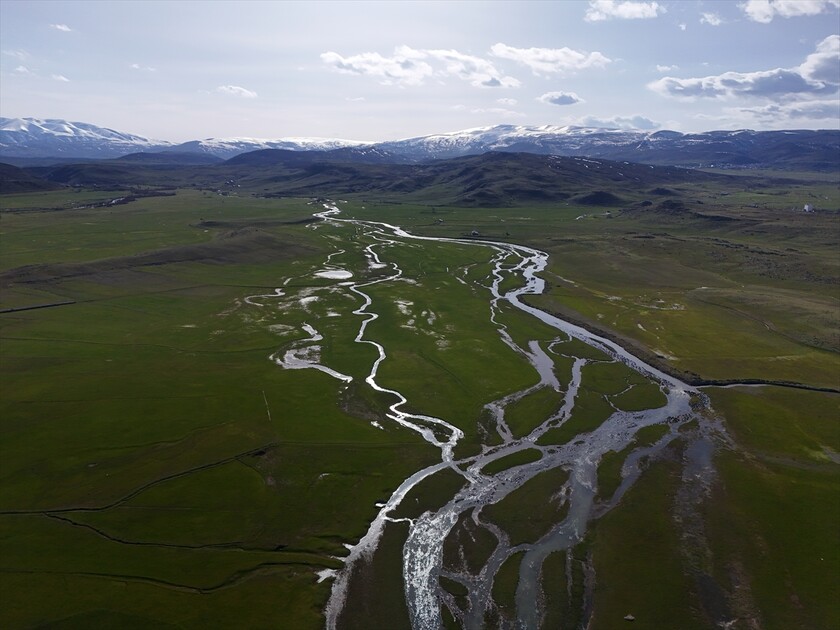 Bingöl'ün kuzeyinde kış, güneyinde bahar yaşanıyor