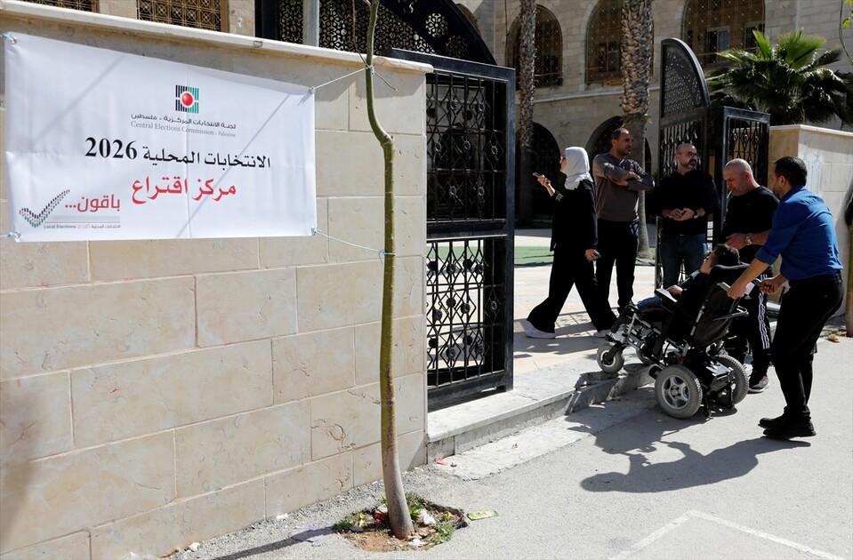 Local elections begin in West Bank