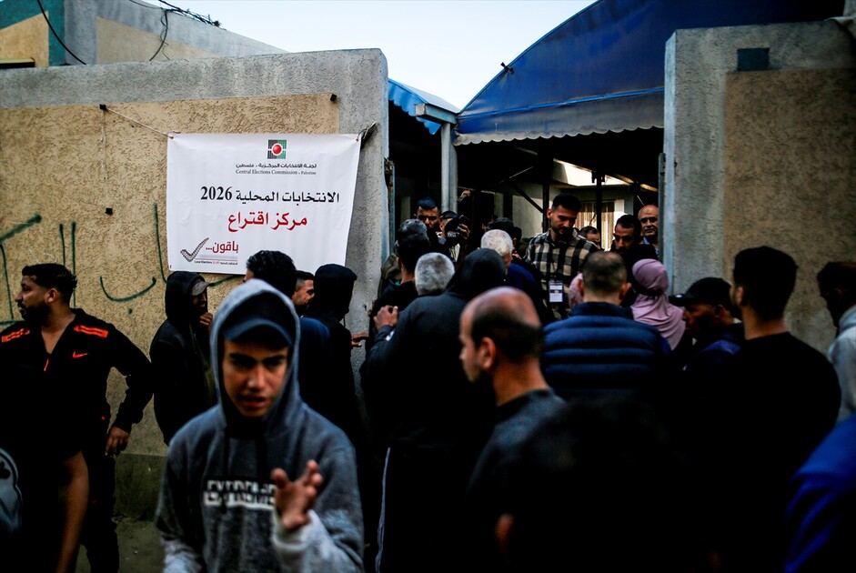 داخل خيام.. دير البلح تشهد أول انتخابات محلية في غزة منذ 22 عاما