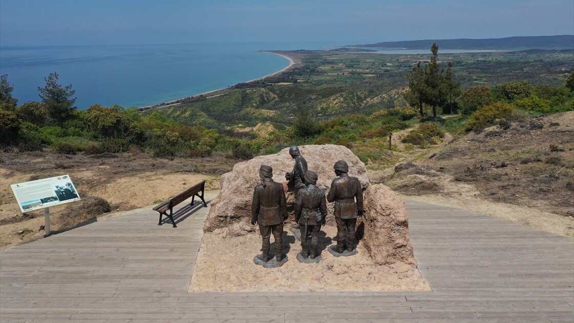 Çanakkale'de harp muhabirleri cephe gerisinde tarihe not düştü
