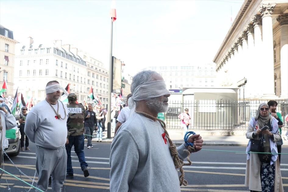 Fransa'da İsrail'in Filistinli esirleri hedef alan