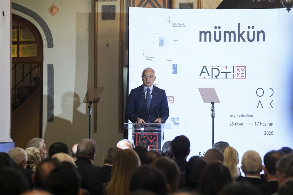 Kültür ve Turizm Bakanı Ersoy, ArtıKÜME 2025 seçkisi ve ODAK Sergisi'nin açılışına katıldı