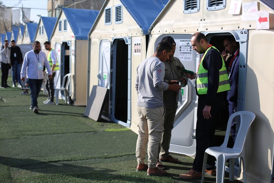 داخل خيام.. دير البلح تشهد أول انتخابات محلية في غزة منذ 22 عاما