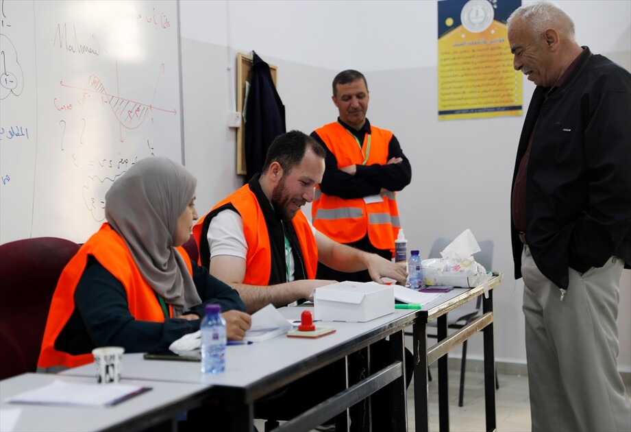 Local elections begin in West Bank