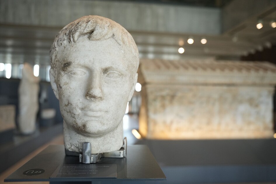 221 قطعة أثرية من تركيا تعرض في الكولوسيوم بإيطاليا