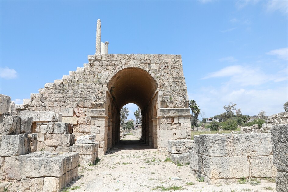 آثار لبنان في خطر.. إسرائيل تهاجم البشر والحجر