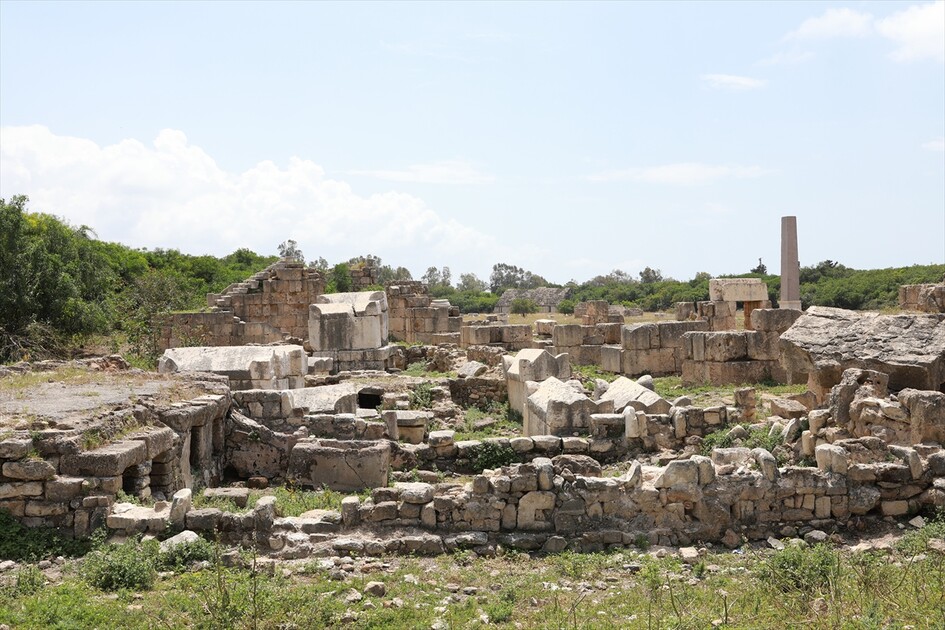 آثار لبنان في خطر.. إسرائيل تهاجم البشر والحجر