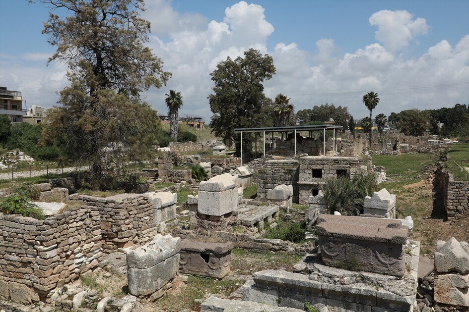 آثار لبنان في خطر.. إسرائيل تهاجم البشر والحجر