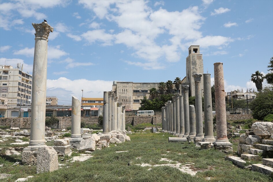 آثار لبنان في خطر.. إسرائيل تهاجم البشر والحجر