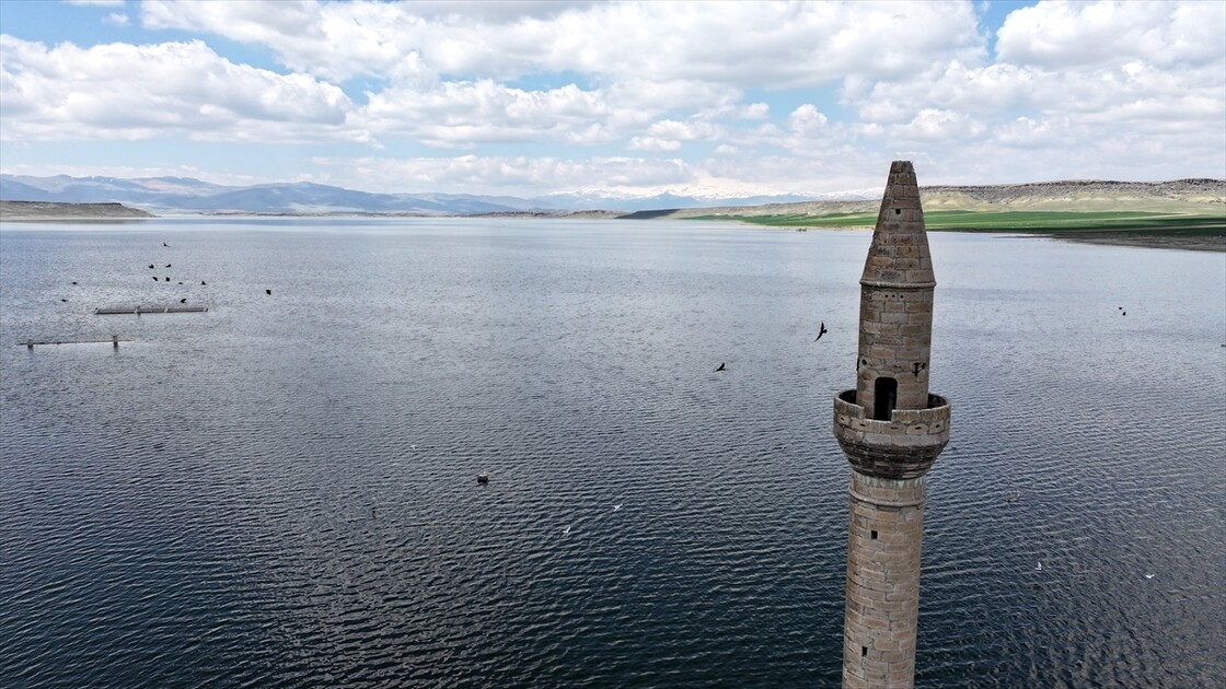 Gümüşören Barajı'nda eski yerleşim yerleri yeniden sular altında kaldı