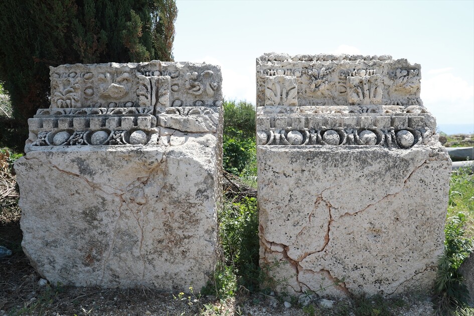 آثار لبنان في خطر.. إسرائيل تهاجم البشر والحجر