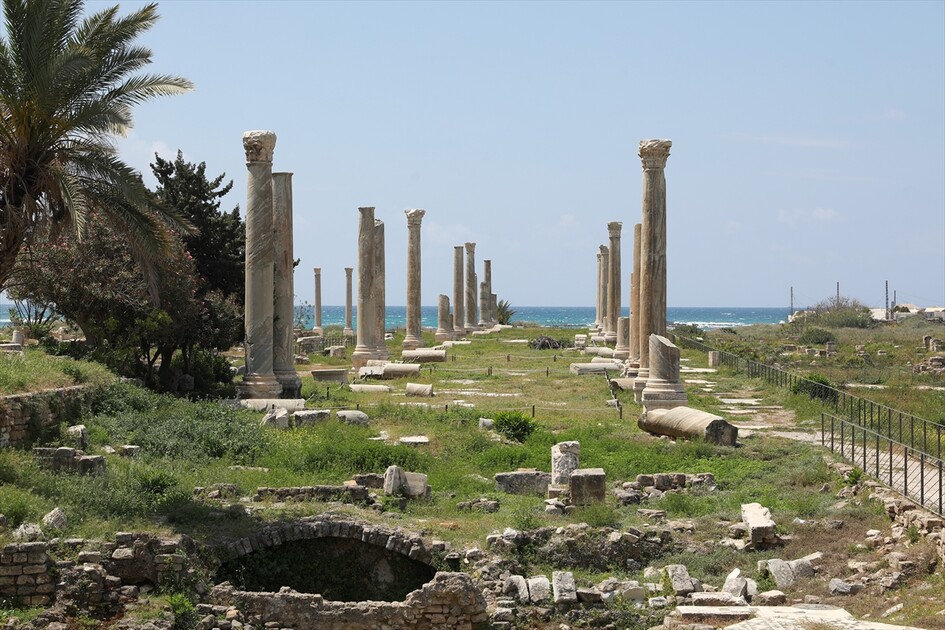 آثار لبنان في خطر.. إسرائيل تهاجم البشر والحجر