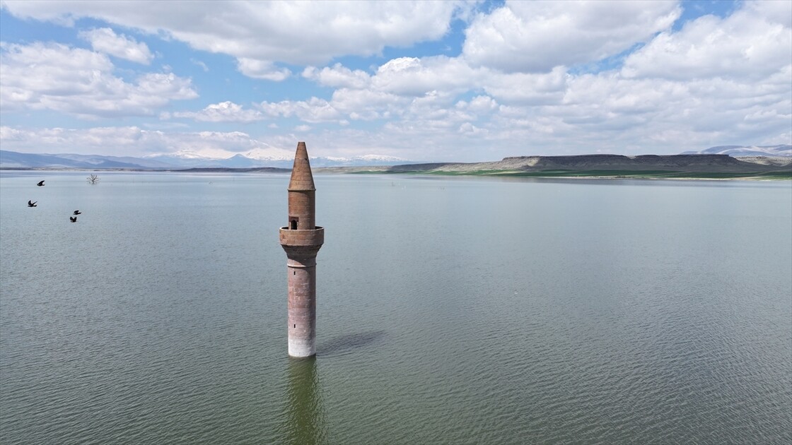 Gümüşören Barajı'nda eski yerleşim yerleri yeniden sular altında kaldı