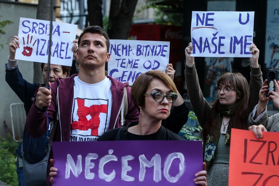 Demonstranti ispred RTS-a u Beogradu tražili bojkot Eurosonga