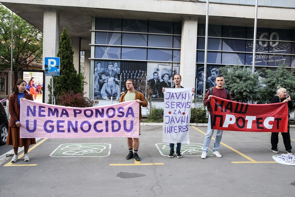 Demonstranti ispred RTS-a u Beogradu tražili bojkot Eurosonga