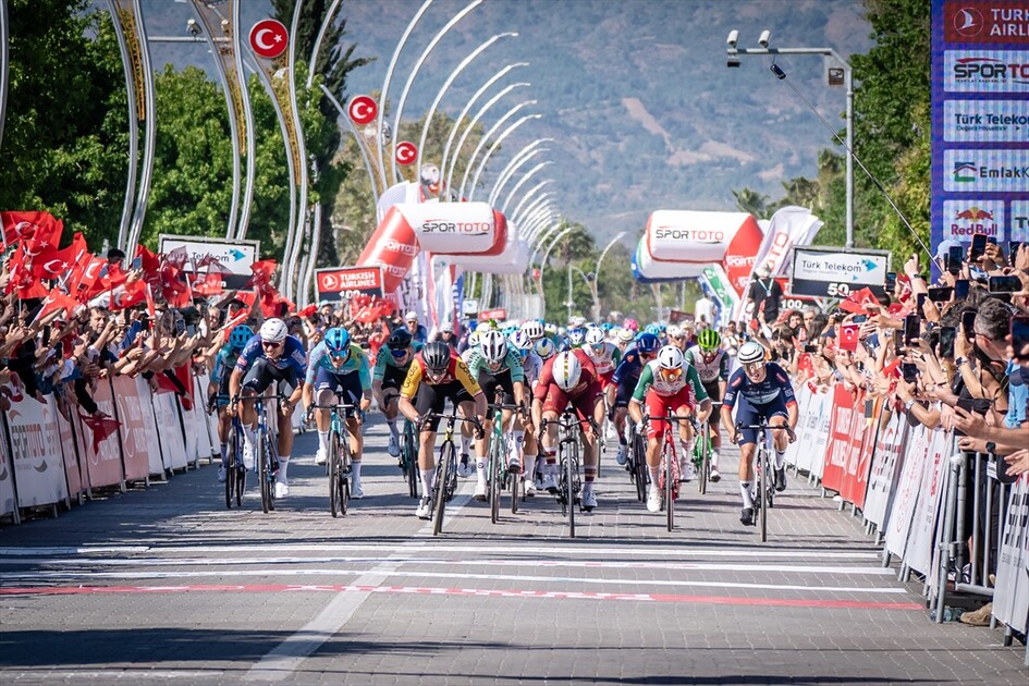 دراجات.. البولندي أنيولوكوفسكي يفوز بالمرحلة الرابعة لسباق الرئاسة التركية