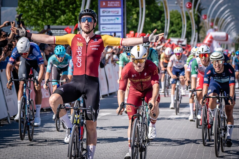 دراجات.. البولندي أنيولوكوفسكي يفوز بالمرحلة الرابعة لسباق الرئاسة التركية