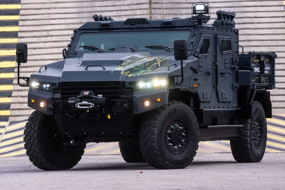 تقنيات الطاقة النظيفة.. مدرعات كهربائية تركية في معرض