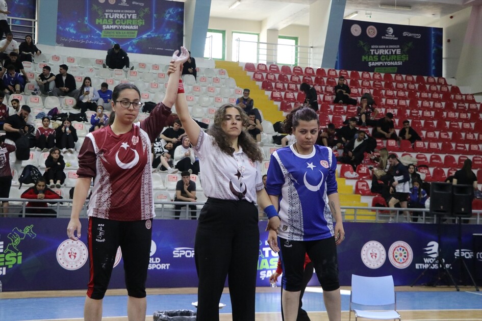 Mas Güreşi Büyükler Türkiye Şampiyonası Yozgat'ta başladı